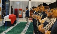 Jenazah Ryamizard Ryacudu Disalatkan di Rumah Duka, Keluarga dan Kerabat Berikan Penghormatan Terakhir